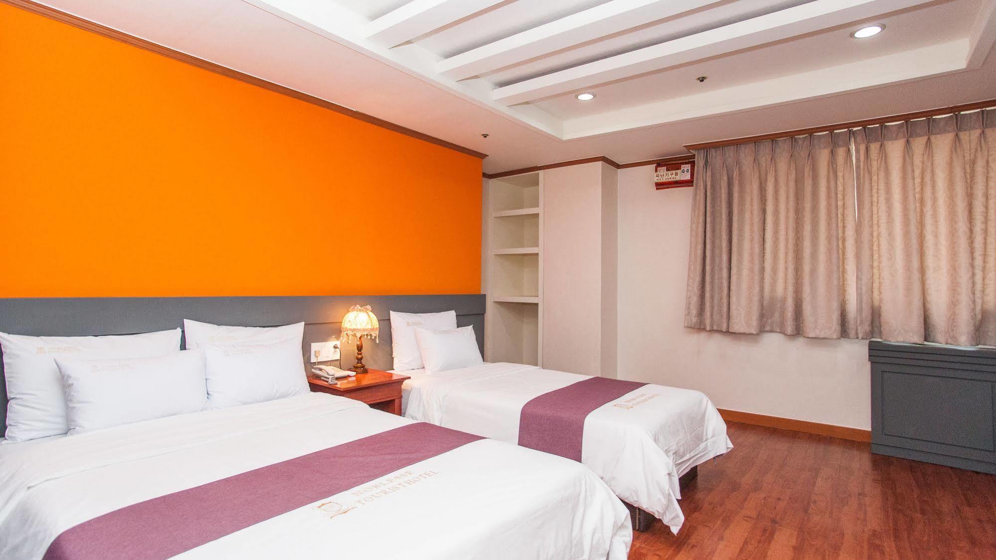 Hotel Noblesse Seoul Ngoại thất bức ảnh