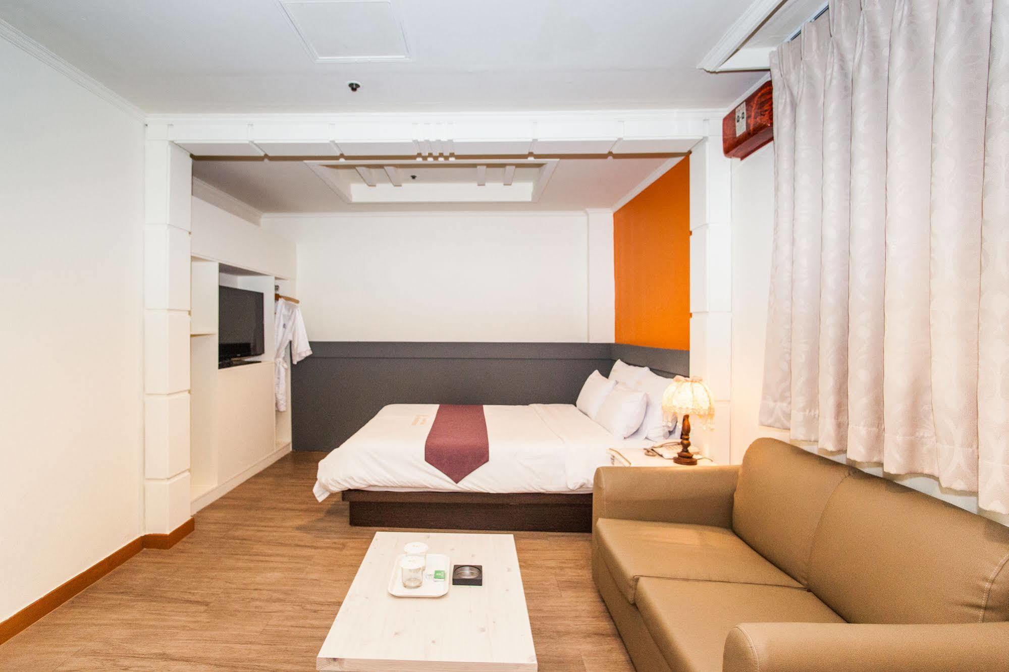 Hotel Noblesse Seoul Ngoại thất bức ảnh