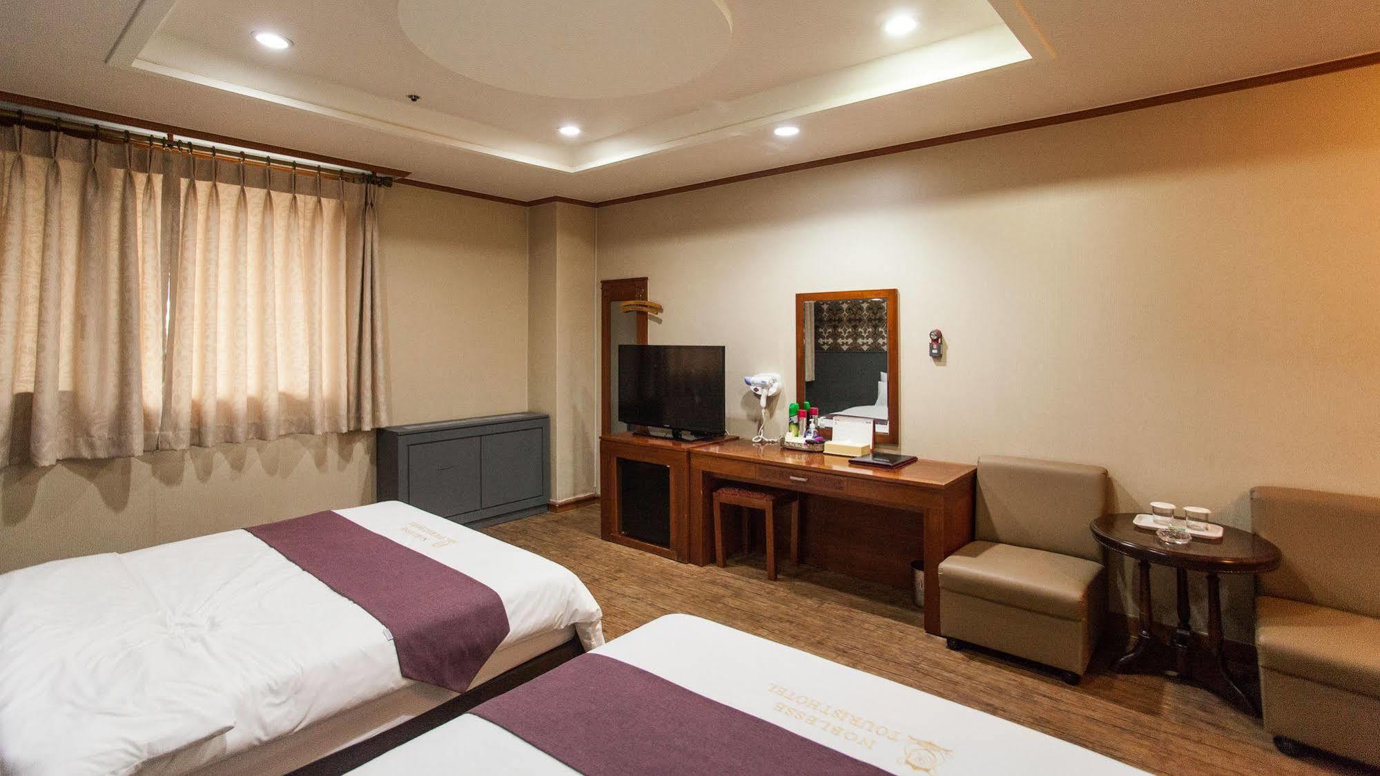 Hotel Noblesse Seoul Ngoại thất bức ảnh