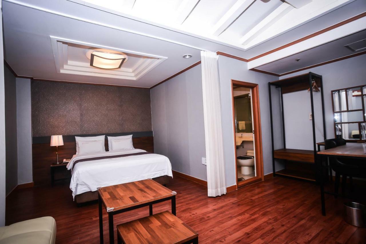 Hotel Noblesse Seoul Ngoại thất bức ảnh